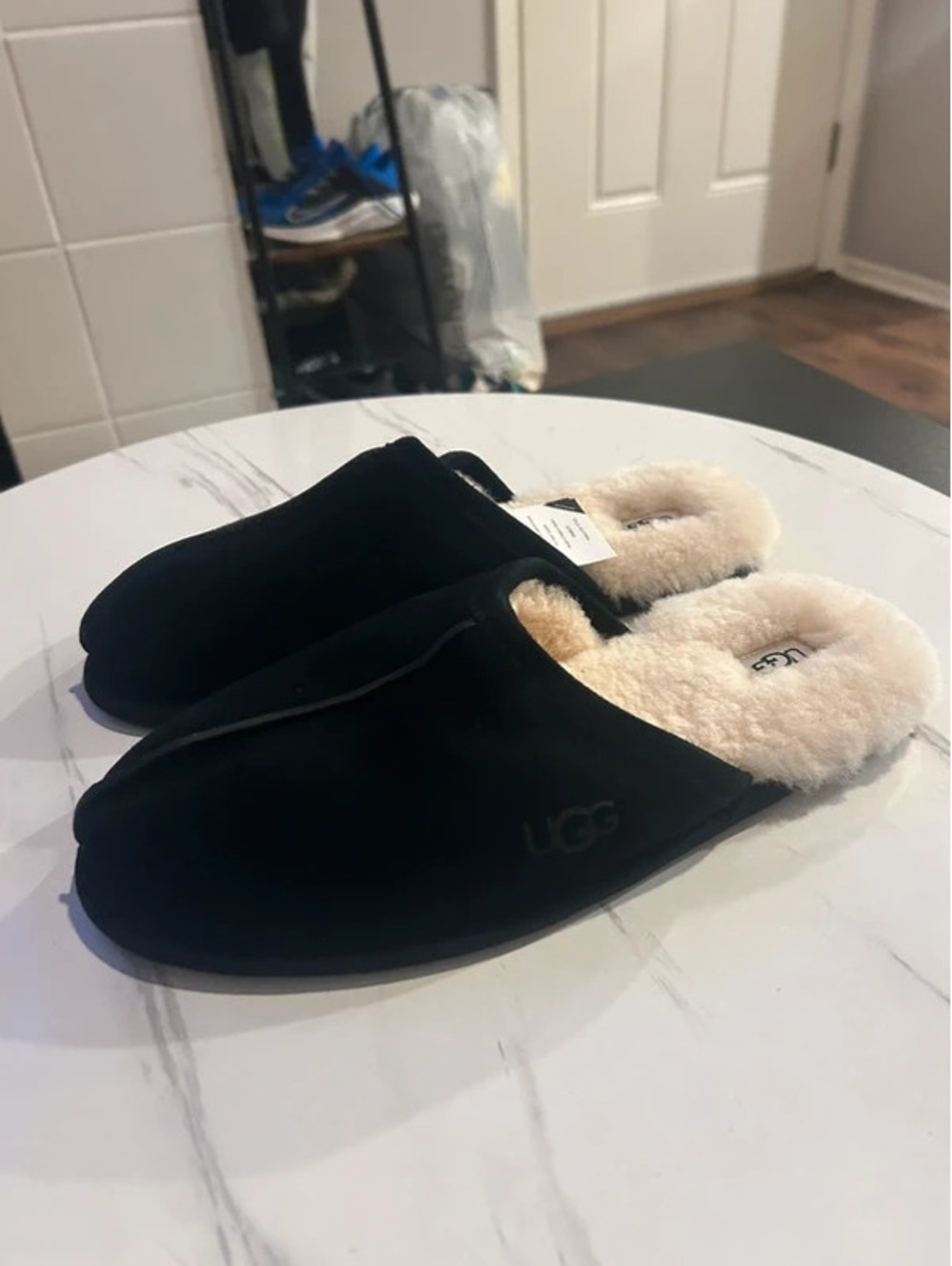UGG Scuff Men’s Slippers Black Suede Size 10 1101111 New